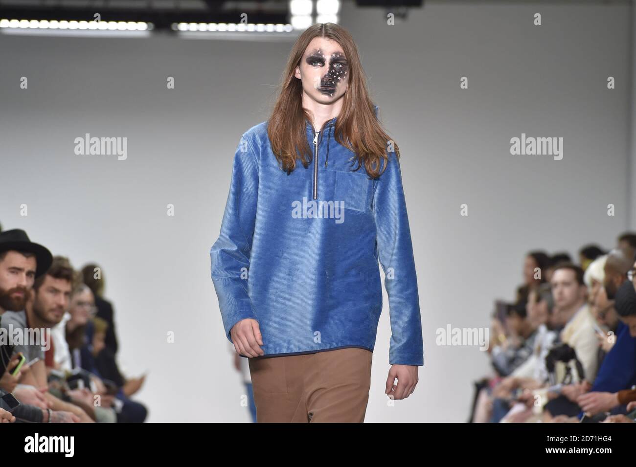 Models auf dem Laufsteg während der Agi und Sam Modenschau, die im Victoria House während der London Collections des British Fashion Council: Men stattfand. Stockfoto