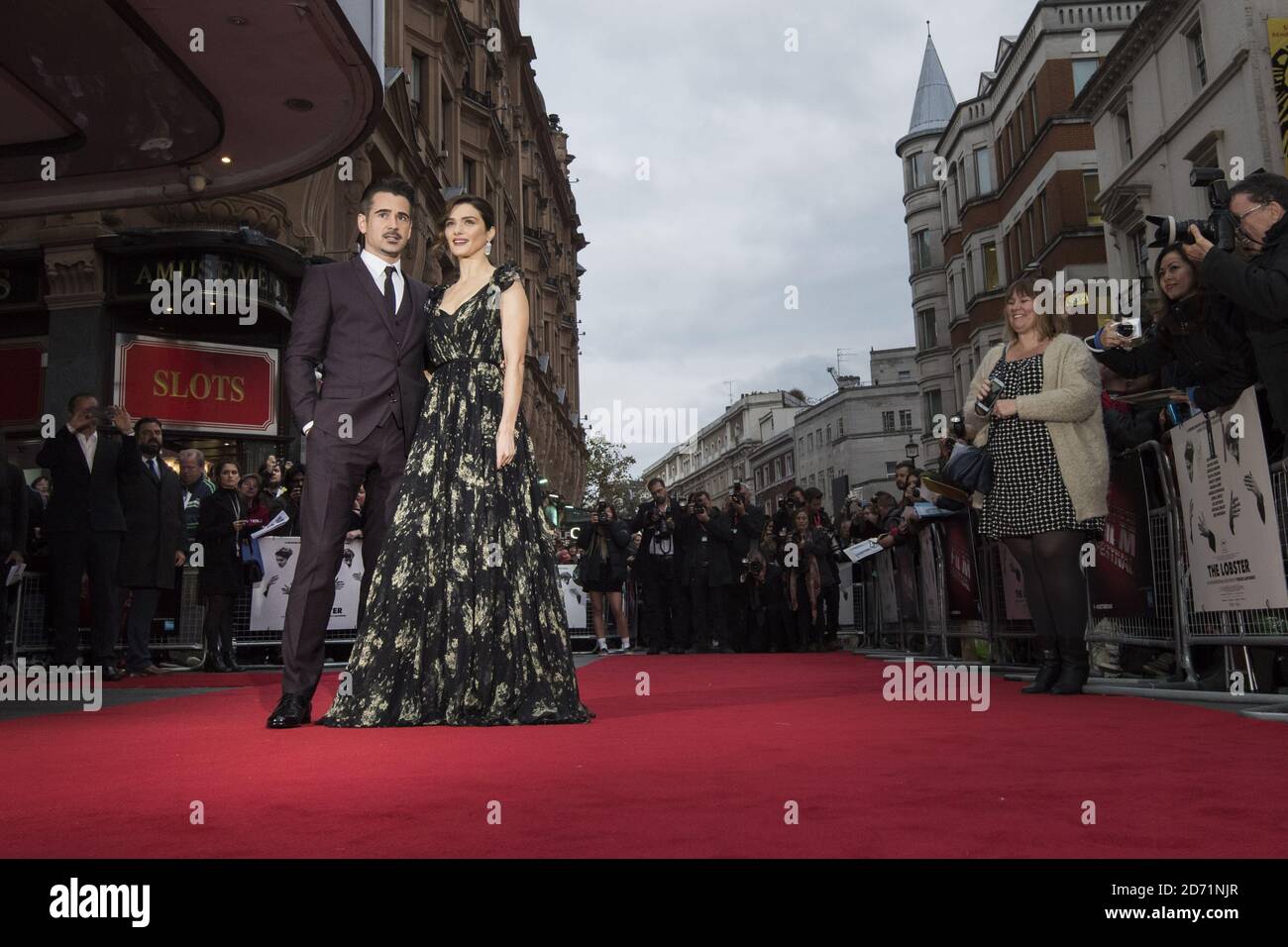 Colin Farrell und Rachel Weisz bei der offiziellen Vorführung von The Lobster während des 59. BFI London Film Festival im Vue West End, Leicester Square, London Stockfoto