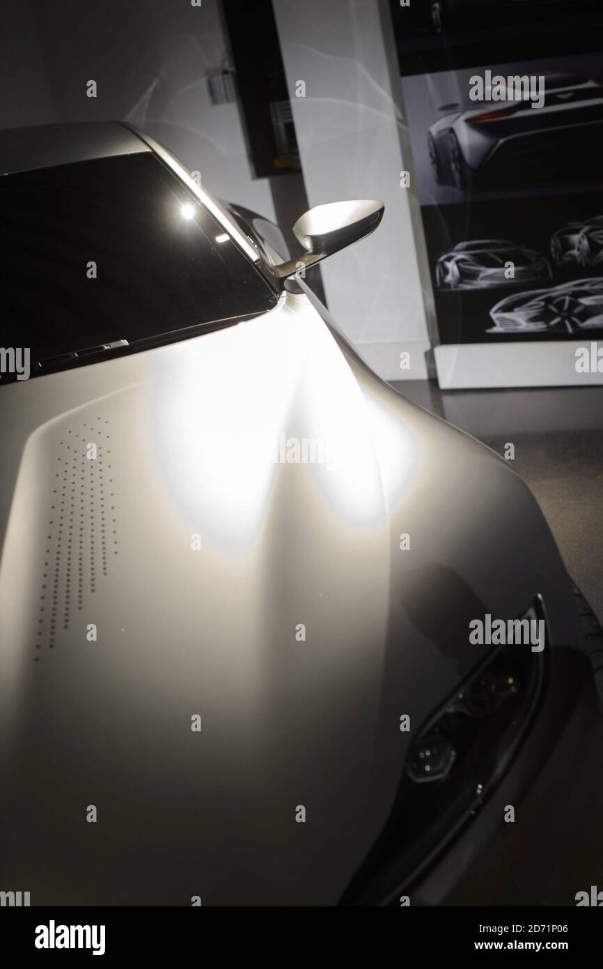 Autos aus dem Film Spectre in der Bond in Motion Ausstellung im London Film Museum in Covent Garden, London. Stockfoto