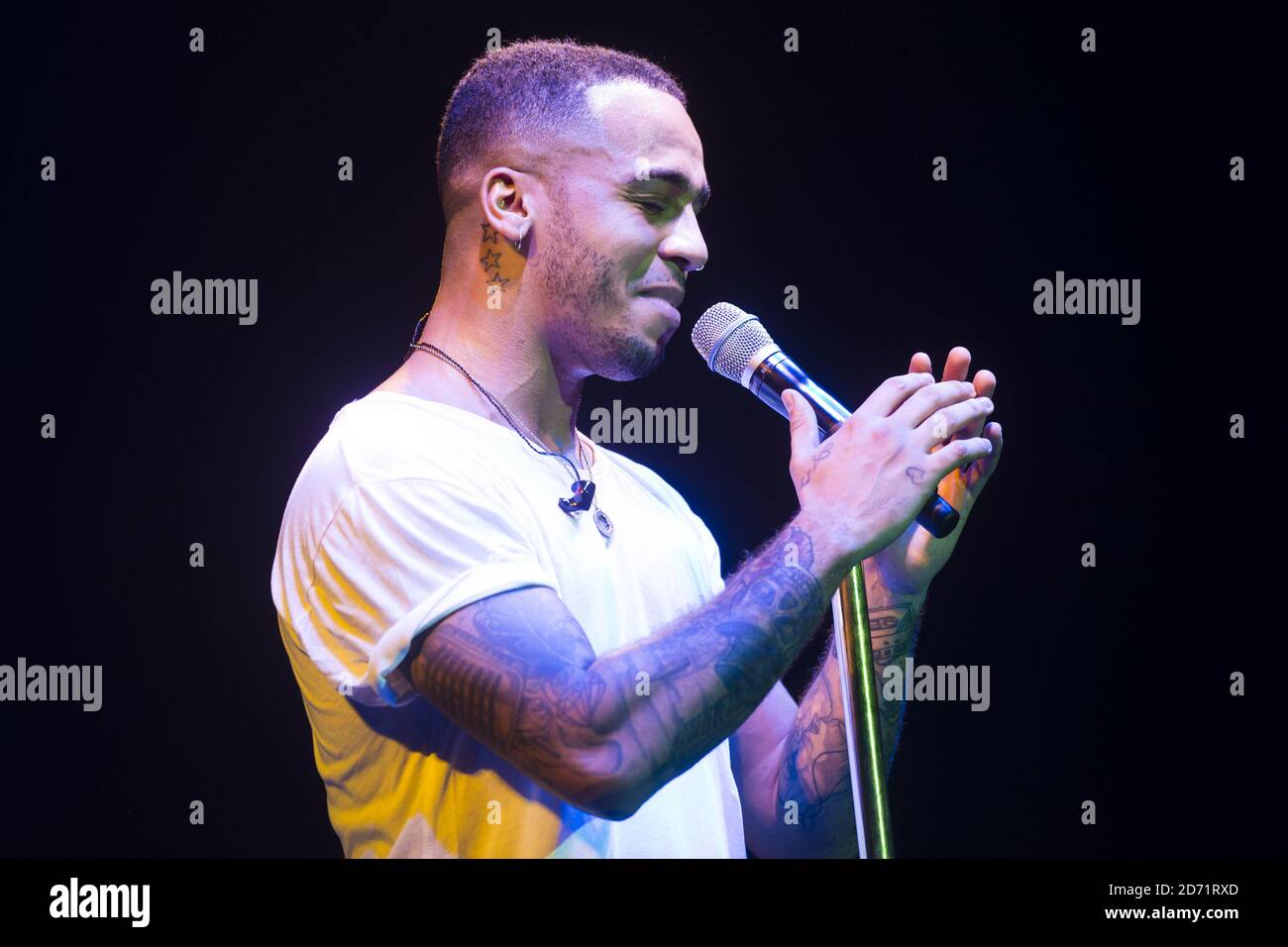 Aston Merrygold unterstützt Jason Derulo in der O2 Arena im Osten Londons. Stockfoto