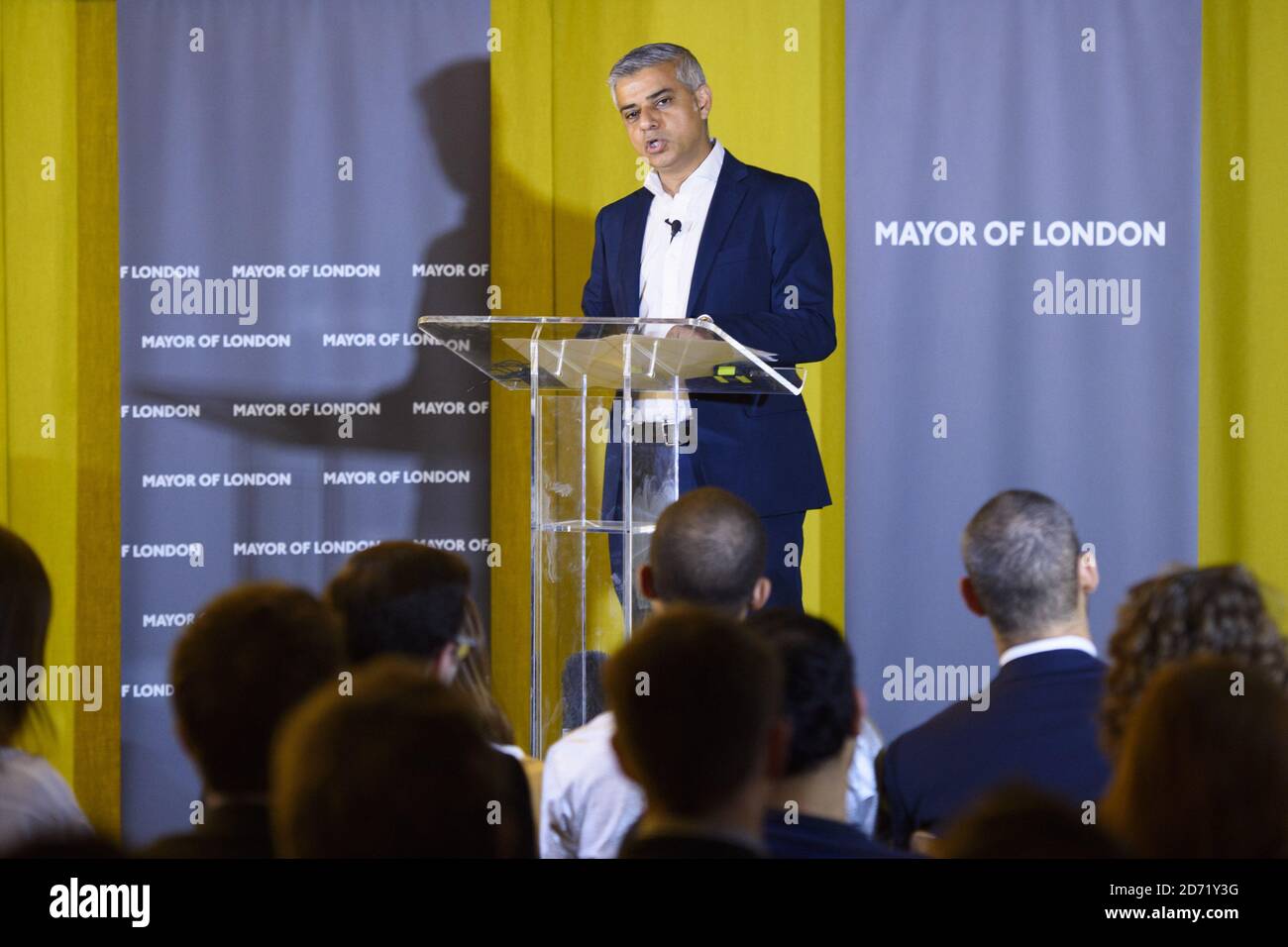 Sadiq Khan, der Bürgermeister von London, hält eine Rede, in der er die Vorteile eines Aufenthalts in der Europäischen Union in der Second Home in Ost-London umreißt. Stockfoto