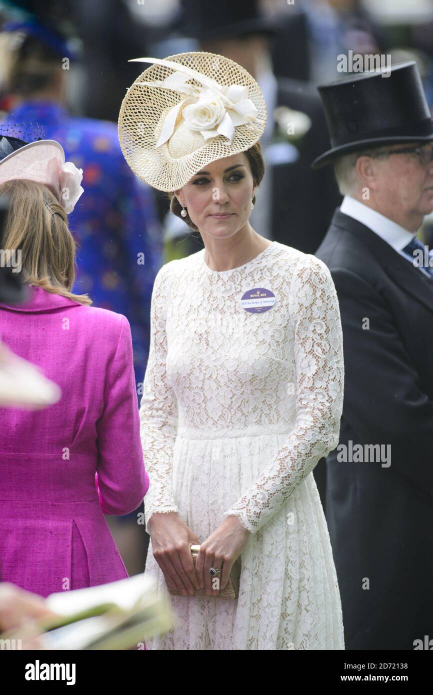 Die Herzogin von Cambridge tagsüber zwei Royal Ascot 2016 auf dem Ascot Racecourse. Stockfoto