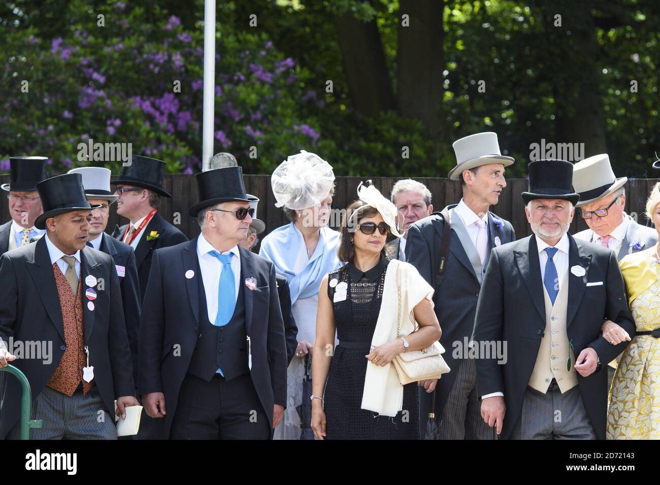 Atmosphäre am zweiten Tag des Royal Ascot 2016, auf der Rennbahn Ascot. Stockfoto