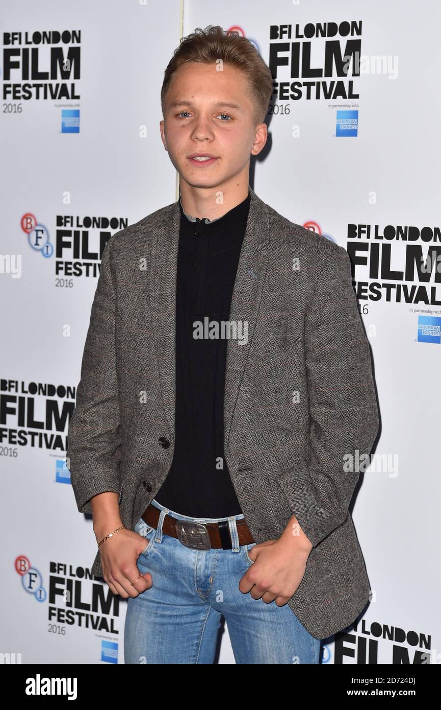 Daniel Huttlestone bei der London Town Premiere, Teil des London Film Festivals, im Haymarket Cinema, London. Bilddatum: Dienstag, 11. Oktober 2016. Bildnachweis sollte lauten: Matt Crossick/ EMPICS Entertainment. Stockfoto