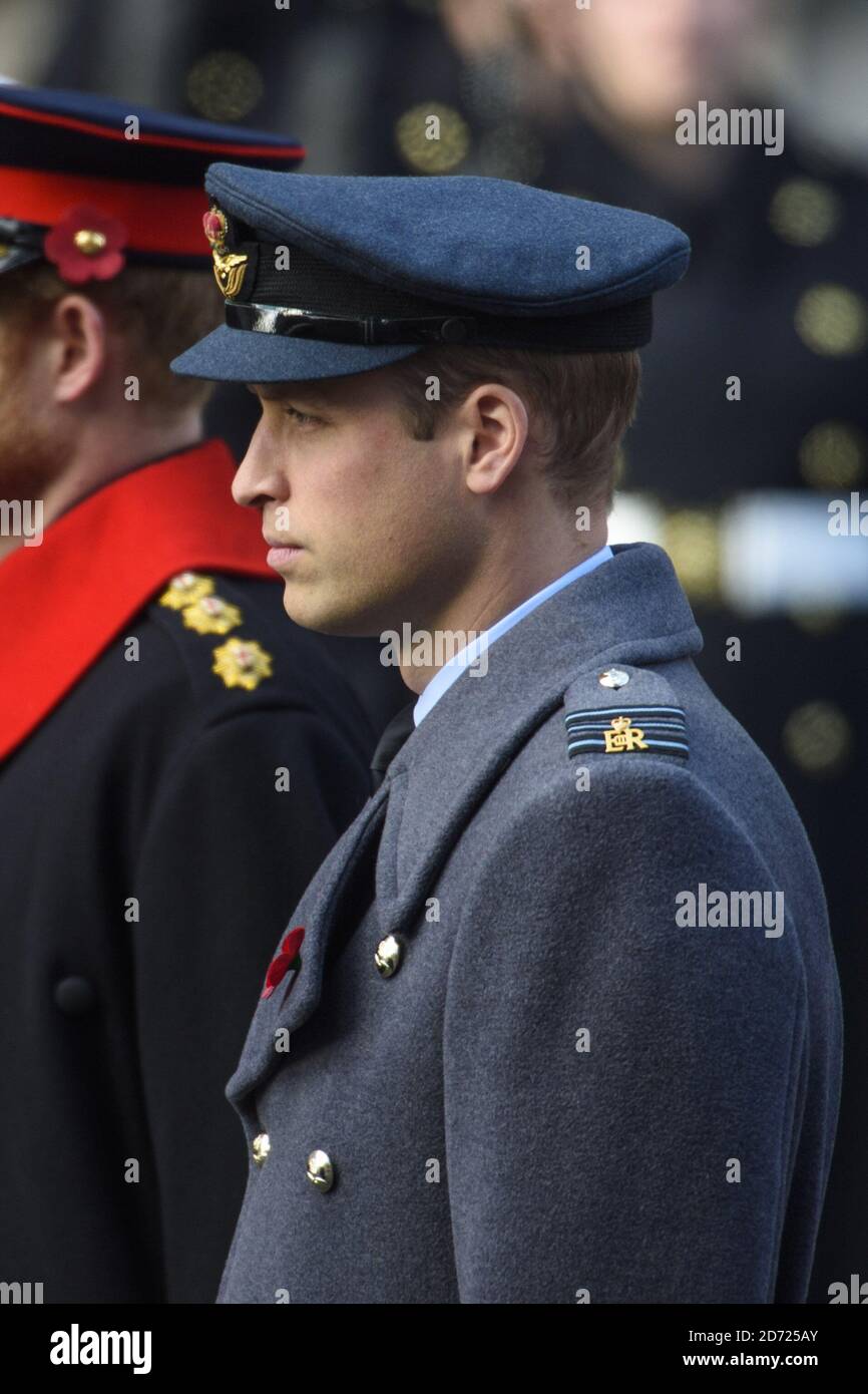 Der Herzog von Cambridge während des jährlichen Gedenksonntagsgottesdienstes im Cenotaph-Denkmal in Whitehall, im Zentrum von London, zu Ehren von Mitgliedern der Streitkräfte, die bei großen Konflikten ums Leben gekommen sind. Bilddatum: Sonntag, 13. November 2016. Bildnachweis sollte lauten: Matt Crossick/ EMPICS Entertainment. Stockfoto