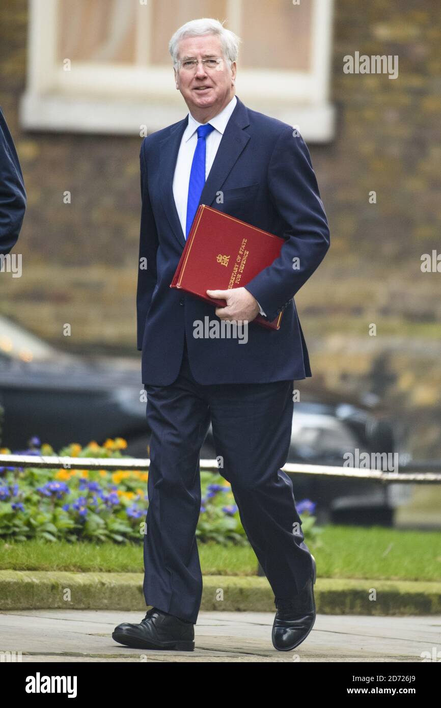 Sir Michael Fallon MP, Staatssekretär für Verteidigung, nimmt an einer Kabinettssitzung in Downing Street, London, Teil. Bilddatum: Dienstag, 17. Januar 2016. Bildnachweis sollte lauten: Matt Crossick/ EMPICS Entertainment. Stockfoto