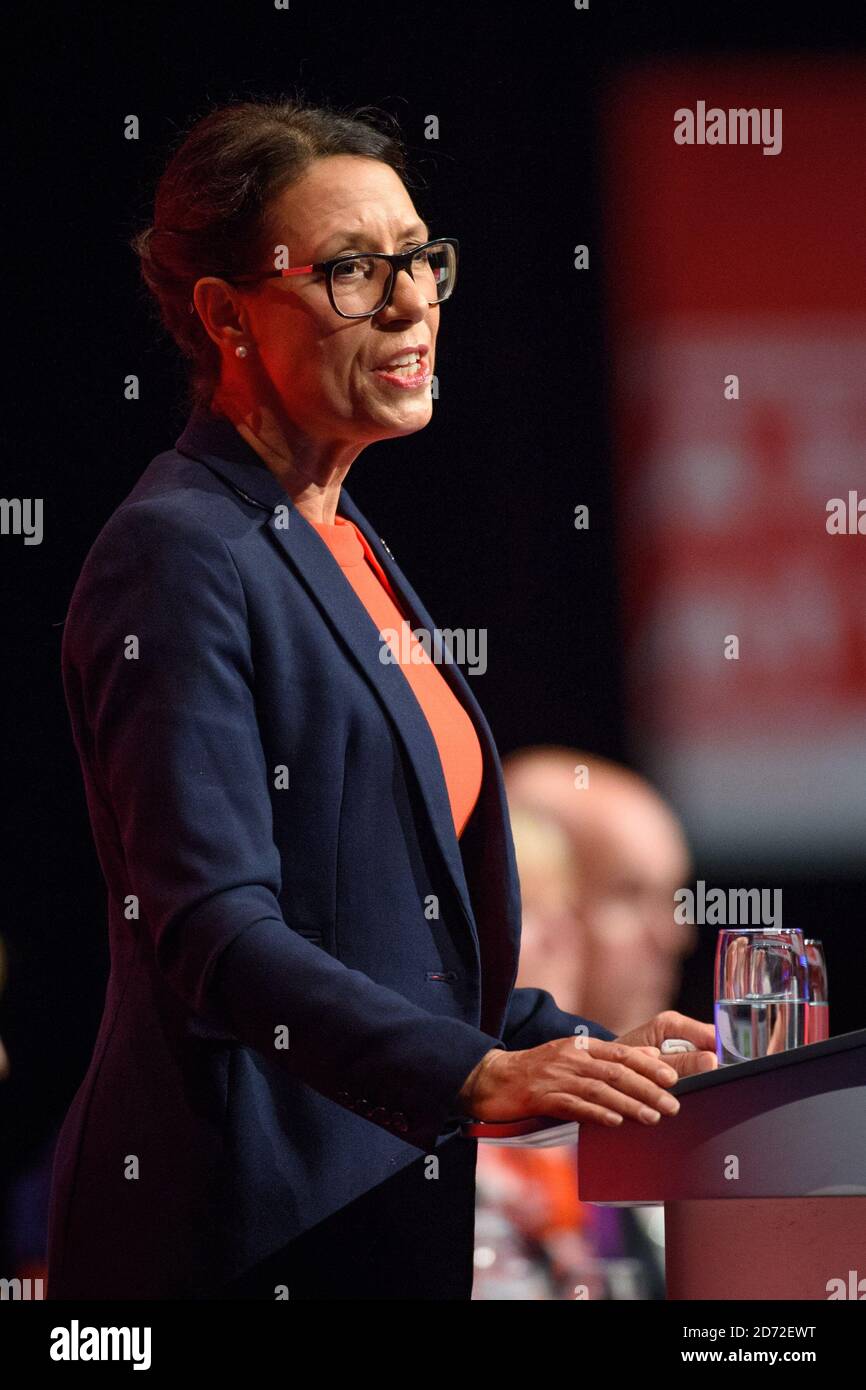 Debbie Abrahams, Schattenministerin für Arbeit und Pensionen, spricht während der Konferenz der Labour Party in Brighton. Bilddatum: Montag, 25. September 2017. Bildnachweis sollte lauten: Matt Crossick/ EMPICS Entertainment. Stockfoto