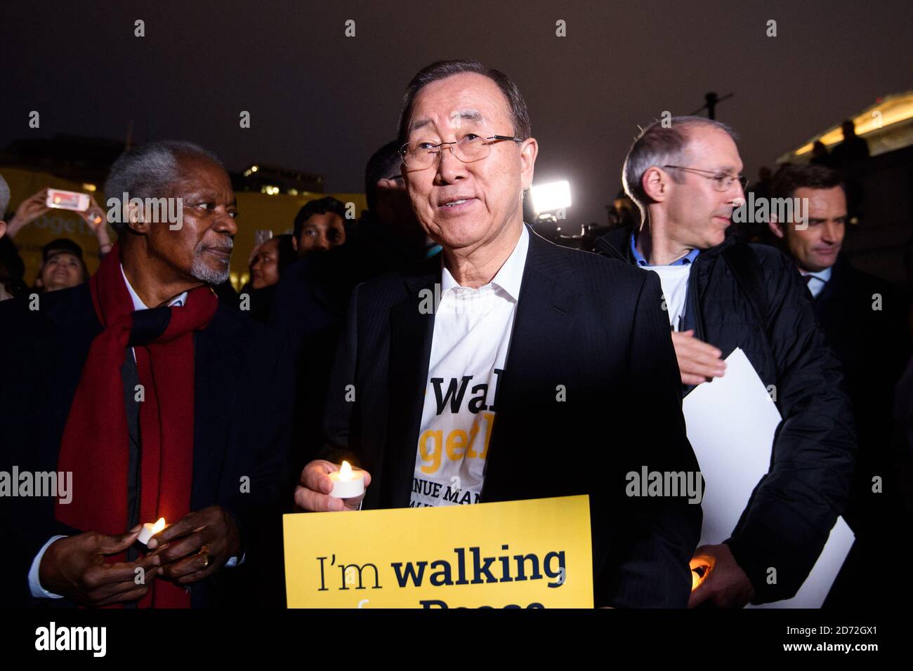 Ban Ki-Moon im Trafalgar Square, London, vor einem symbolischen "Walk Together"-marsch mit den Ältesten, einer von Nelson Mandela gegründeten Gruppe globaler Führer, die vor Mandelas Statue auf dem parliament Square endete. Bilddatum: Montag, 23. Oktober 2017. Bildnachweis sollte lauten: Matt Crossick/ EMPICS Entertainment. Stockfoto