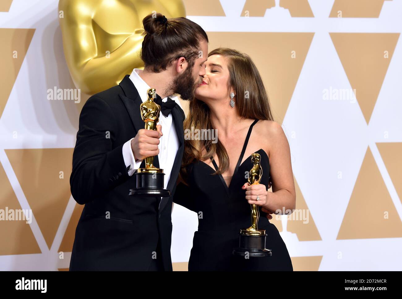 Chris Overton und Rachel Shenton mit ihrem besten Live-Action-Kurzfilm Oscar für das stumme Kind im Presseraum bei den 90. Academy Awards im Dolby Theater in Hollywood, Los Angeles, USA. Â Bildnachweis sollte lauten: Matt Crossick/EMPICS Entertainment Stockfoto