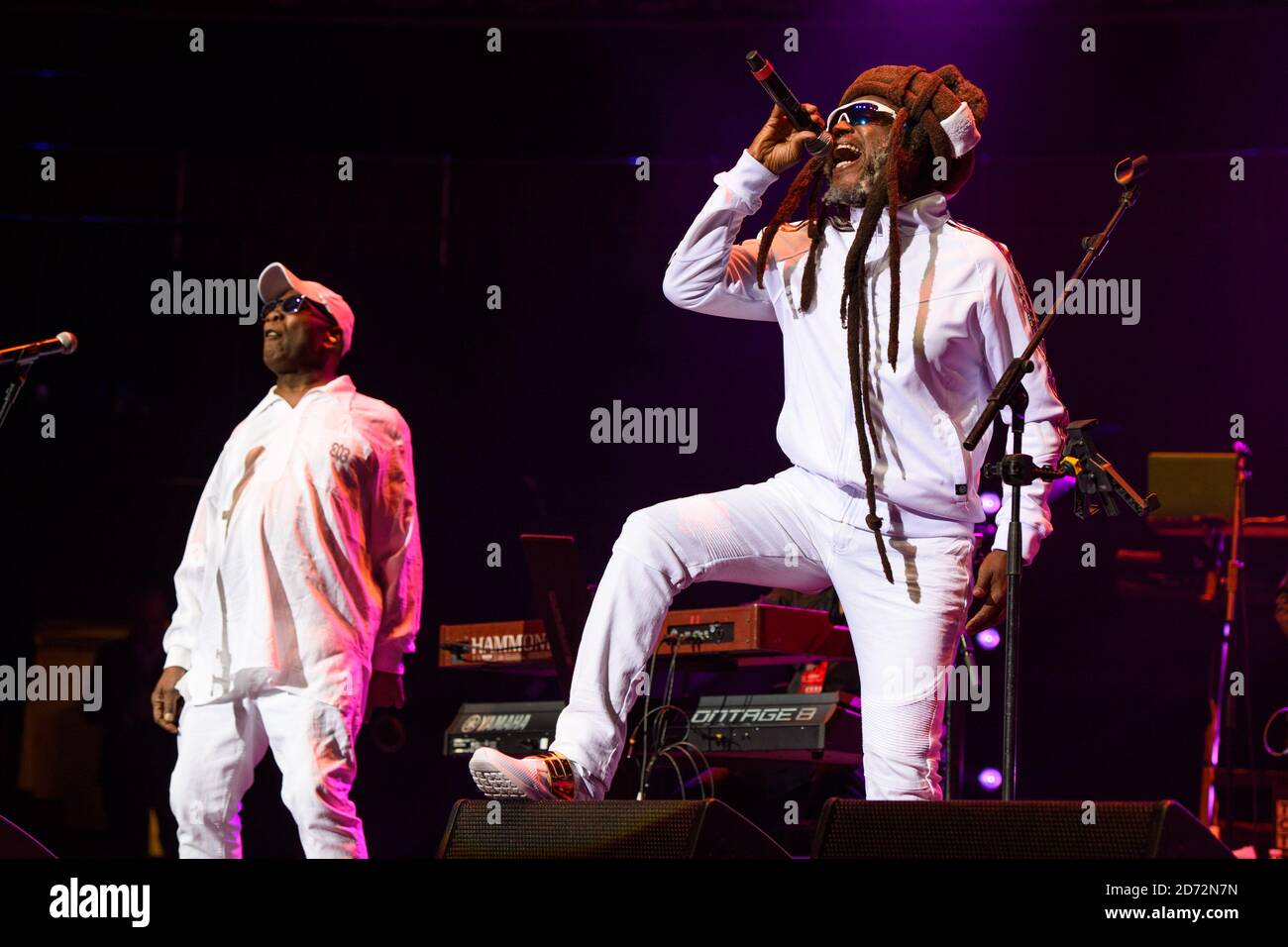 Dennis Bovell (l.) und David Hinds treten am ersten Abend der jährlichen Konzertreihe des Teenage Cancer Trust mit Three The Hard Way in der Royal Albert Hall in London auf. Bilddatum: Montag, 19. März 2018. Bildnachweis sollte lauten: Matt Crossick/ EMPICS Entertainment. Stockfoto