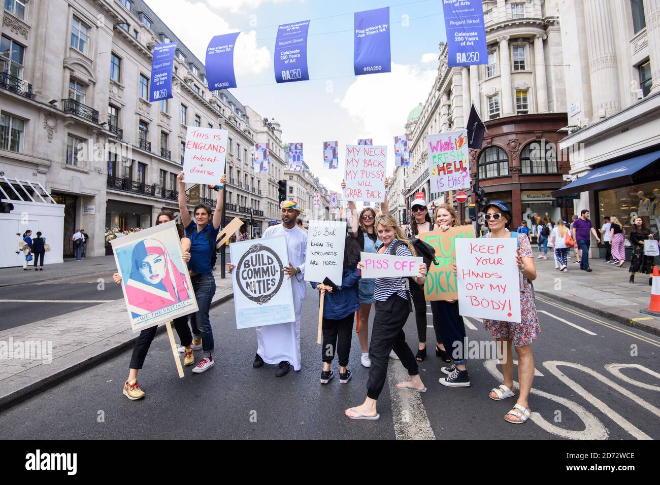 "Top Trump"-Demonstranten versammeln sich in der Regent Street in London im Rahmen der Proteste gegen den Besuch von US-Präsident Donald Trump in Großbritannien. Bilddatum: Freitag, 13. Juli 2018. Bildnachweis sollte lauten: Matt Crossick/ EMPICS Entertainment. Stockfoto