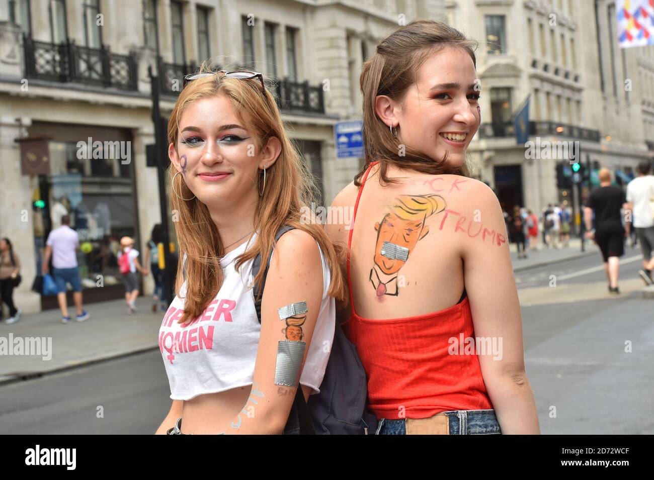 "Top Trump"-Demonstranten versammeln sich in der Regent Street in London im Rahmen der Proteste gegen den Besuch von US-Präsident Donald Trump in Großbritannien. Bilddatum: Freitag, 13. Juli 2018. Bildnachweis sollte lauten: Matt Crossick/ EMPICS Entertainment. Stockfoto