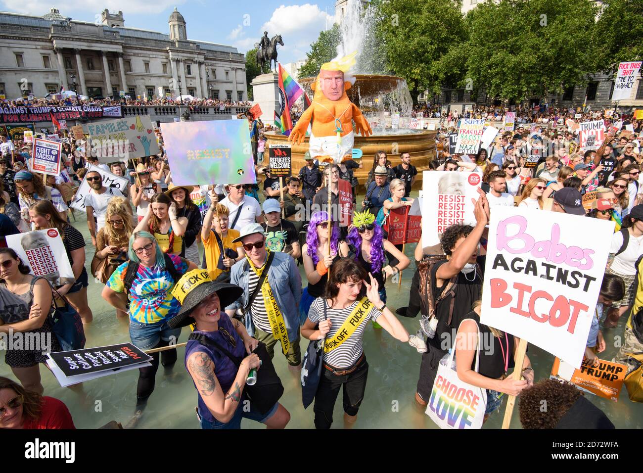 "Top Trump"-Demonstranten am Trafalgar Square, London, im Rahmen der Proteste gegen den Besuch von US-Präsident Donald Trump in Großbritannien. Bilddatum: Freitag, 13. Juli 2018. Bildnachweis sollte lauten: Matt Crossick/ EMPICS Entertainment. Stockfoto