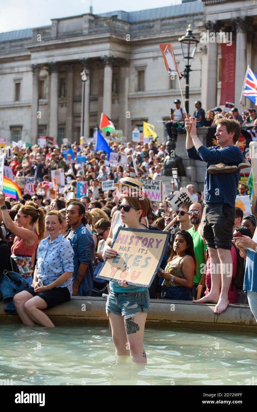 "Top Trump"-Demonstranten am Trafalgar Square, London, im Rahmen der Proteste gegen den Besuch von US-Präsident Donald Trump in Großbritannien. Bilddatum: Freitag, 13. Juli 2018. Bildnachweis sollte lauten: Matt Crossick/ EMPICS Entertainment. Stockfoto