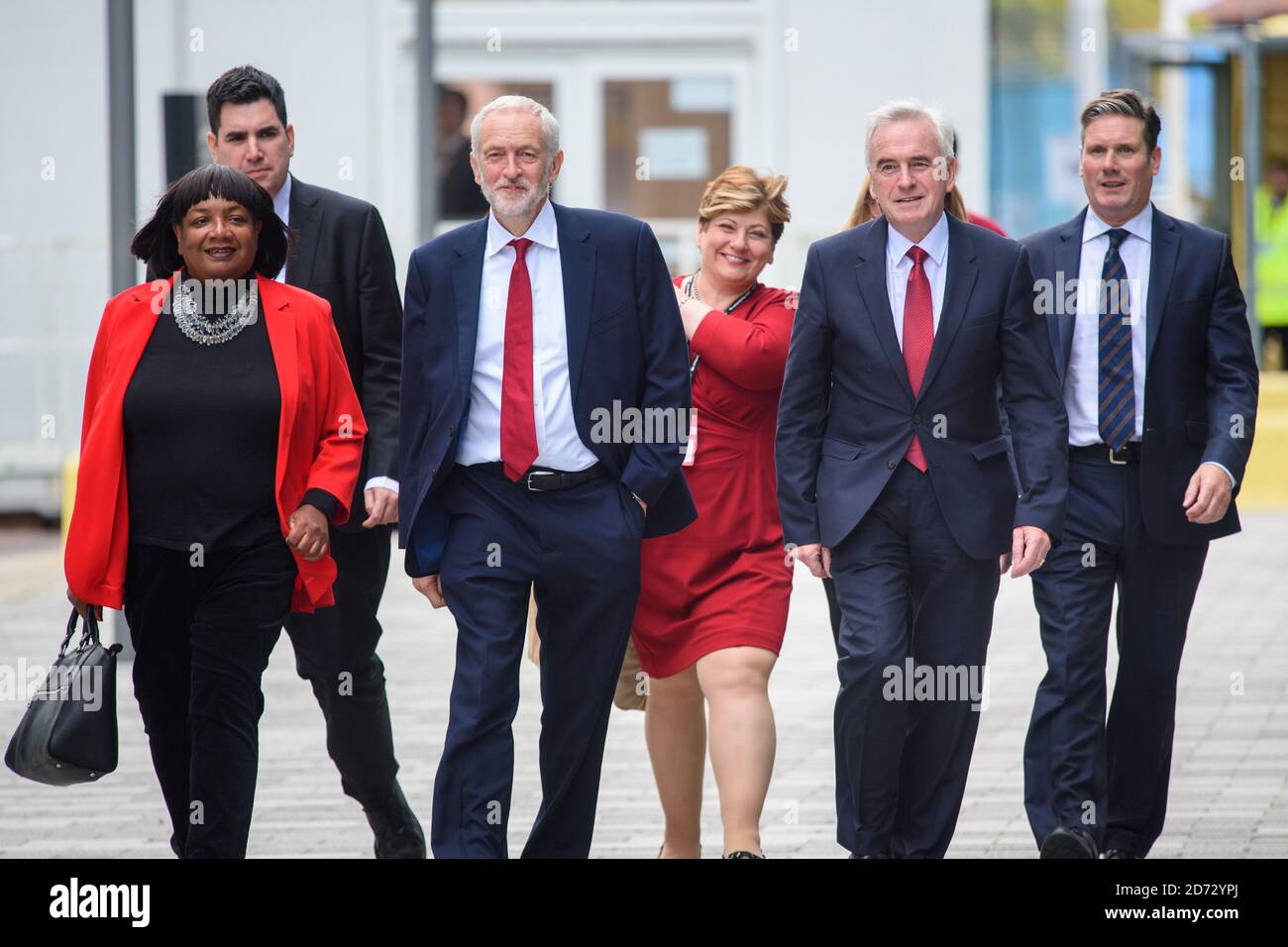 Jeremy Corbyn, mit Mitgliedern des Schattenkabinetts, darunter Diane Abbott, Richard Burgon, Emily Thornbury, Rebecca Long-Bailey, John McDonnell und Keir Starmer, kam während der Jahreskonferenz der Labour Party im Arena and Convention Center (ACC) in Liverpool zu seiner Rede. Bilddatum: Mittwoch, 26. September 2018. Bildnachweis sollte lauten: Matt Crossick/ EMPICS Entertainment. Stockfoto