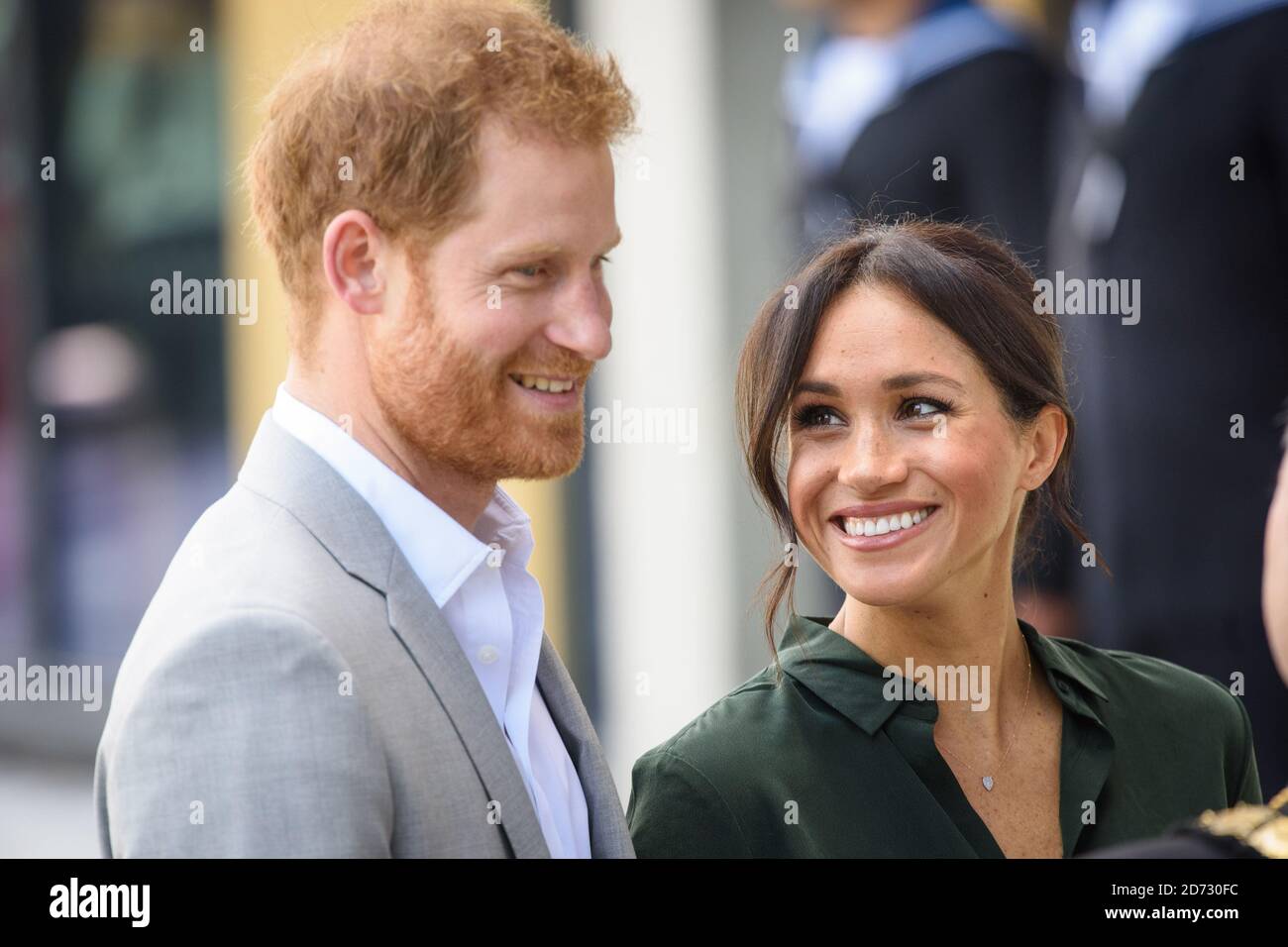 Prinz Harry und Meghan Markle, der Herzog und die Herzogin von Sussex, kommen im Rahmen ihres ersten gemeinsamen offiziellen Besuches in Sussex an der Universität von Chichester, Bognor Regis, West Sussex an. Bilddatum: Mittwoch, 3. Oktober 2018. Bildnachweis sollte lauten: Matt Crossick/ EMPICS. Stockfoto