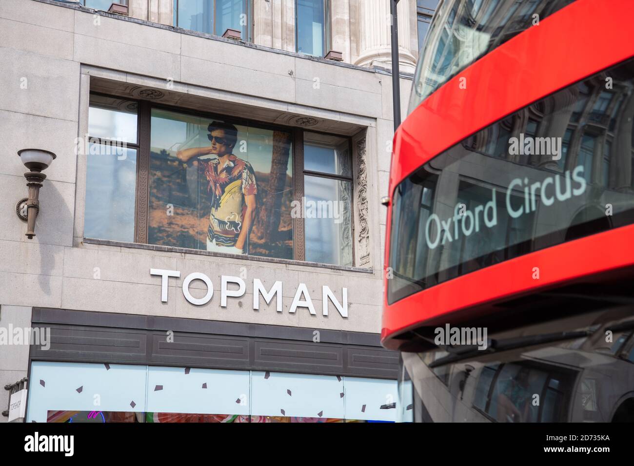 Gesamtansicht einer Topman-Filiale im Oxford Circus, London. Die Kette ist Teil der Arcadia-Gruppe. Bilddatum: Donnerstag, 23. Mai 2019. Bildnachweis sollte lauten: Matt Crossick/Empics Stockfoto