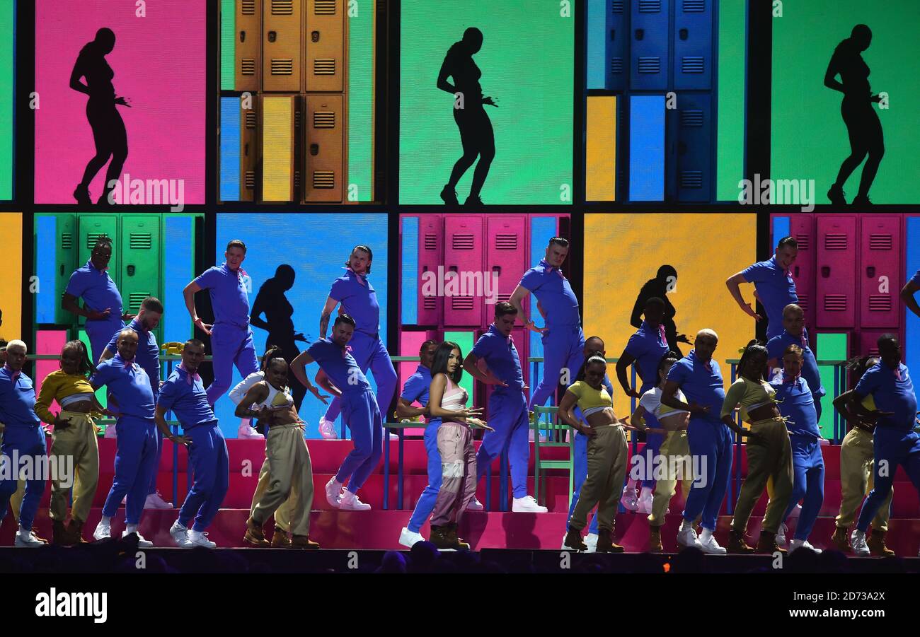 Mabel auf der Bühne bei den Brit Awards 2020 in der O2 Arena, London Stockfoto