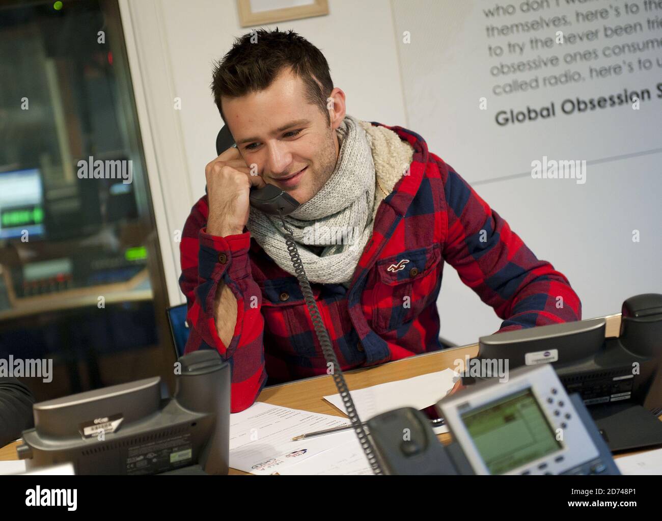 Harry Judd von McFly hilft beim The Capital Christmas Appeal in Aid of Help a London Child bei Capital FM in den Global Radio Studios im Zentrum von London. Stockfoto