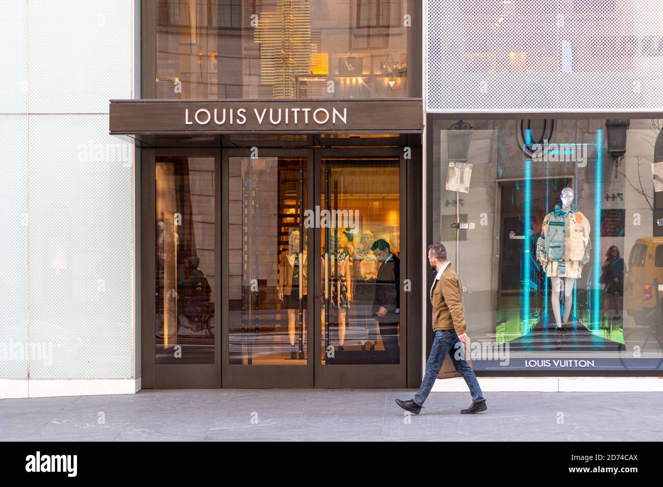 Louis Vuitton Geschäft Vordereingang in 1 East 57th Street, Manhattan, NYC. Stockfoto