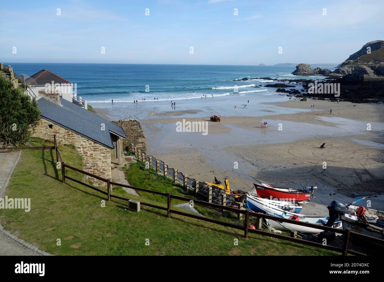 Trevaunance Cove and Beach, St. Agnes, North Cornwall, England, Großbritannien im September Stockfoto