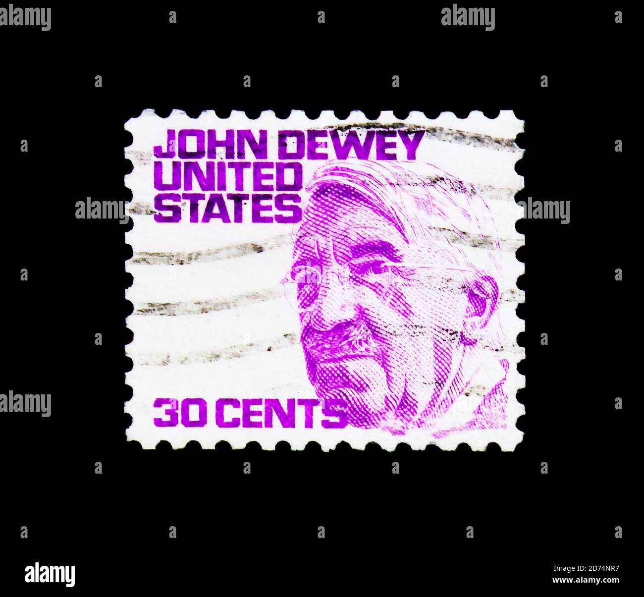 MOSKAU, RUSSLAND - 24. NOVEMBER 2017: Eine in den USA gedruckte Briefmarke zeigt John Dewey, berühmte amerikanische Serie, um 1968 Stockfoto