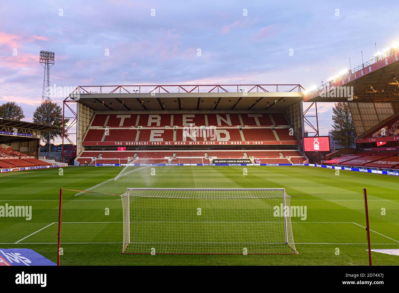 NOTTINGHAM, ENGLAND. 20. OKTOBER Gesamtansicht des Trent End vor dem Sky Bet Championship Match zwischen Nottingham Forest und Rotherham United am City Ground, Nottingham am Dienstag, den 20. Oktober 2020. (Kredit: Jon Hobley - MI News) Kredit: MI Nachrichten & Sport /Alamy Live Nachrichten Stockfoto