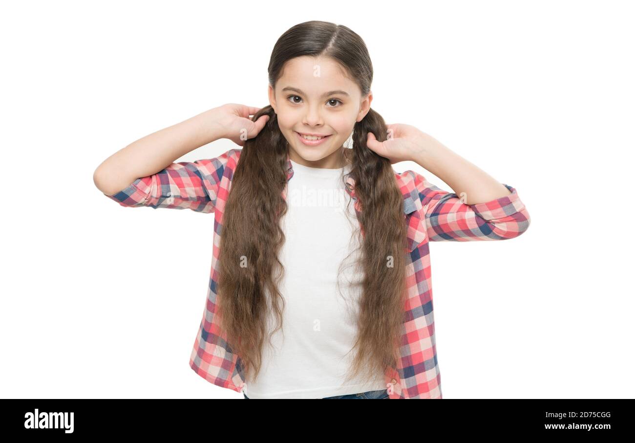 Wie wachsen Haare schneller. Mädchen kleines Kind wirklich lange Haare.  Friseursalon. Aufrechterhaltung der richtigen Hygiene und Selbstpflege. Das  Ausreißen an Sackgassen kann die Verjüngung fördern. Haare wachsen Leben  Hack Stockfotografie - Alamy