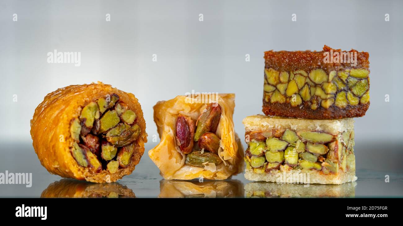 Syrische Baklava Desserts, Süßigkeiten, süßes Gebäck mit Mandeln ...