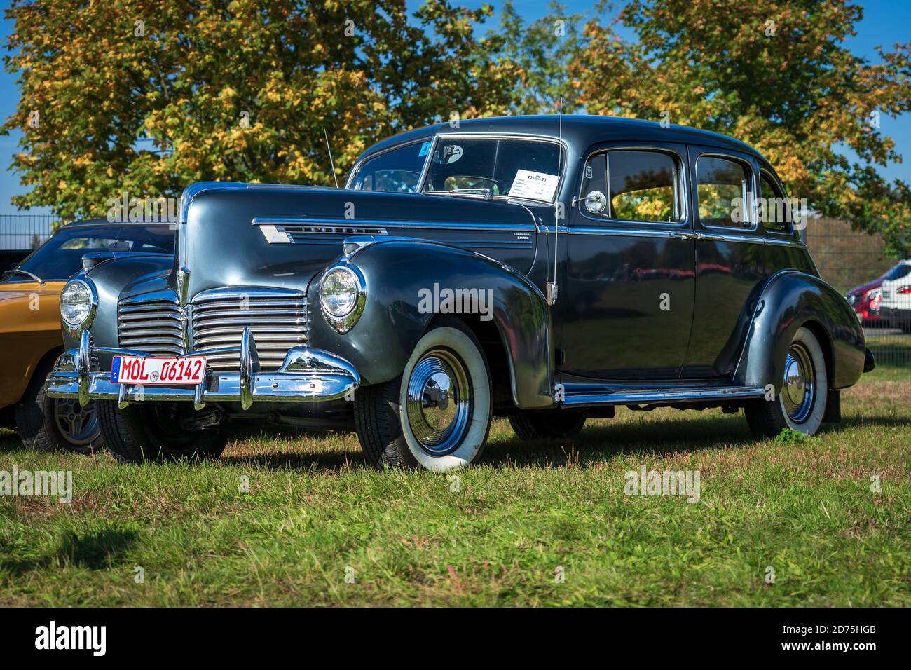 PAARE im GLIEN, DEUTSCHLAND - 03. OKTOBER 2020: Oldtimer Hudson Commodore Eight, 1941. Die Oldtimer Show 2020. Stockfoto