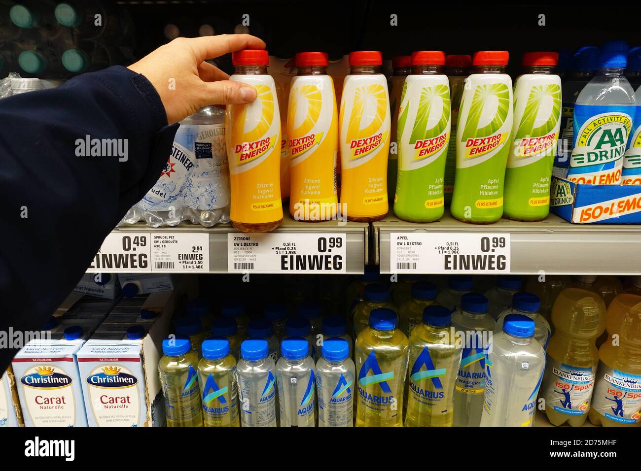 Sportgetränke in einem Geschäft Stockfoto