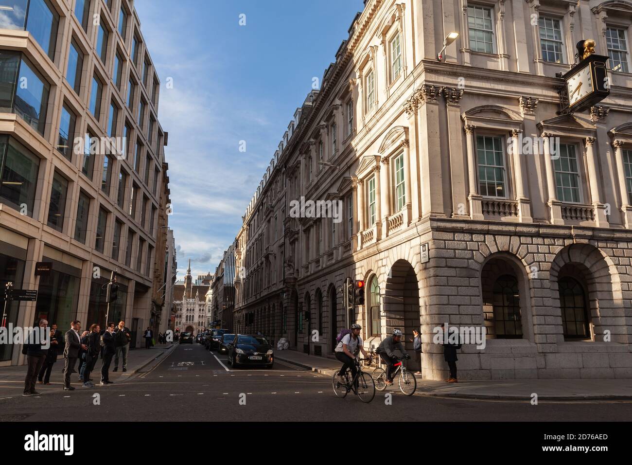London, Vereinigtes Königreich - 25. April 2019: King Street Blick mit gewöhnlichen Menschen Stockfoto