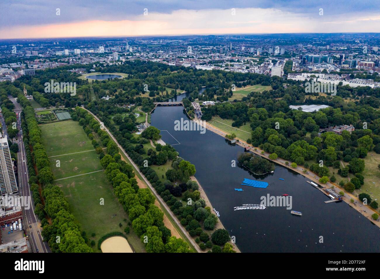 Luftaufnahme von London hyde Park Ecke See, Stadtbild uk england Stockfoto