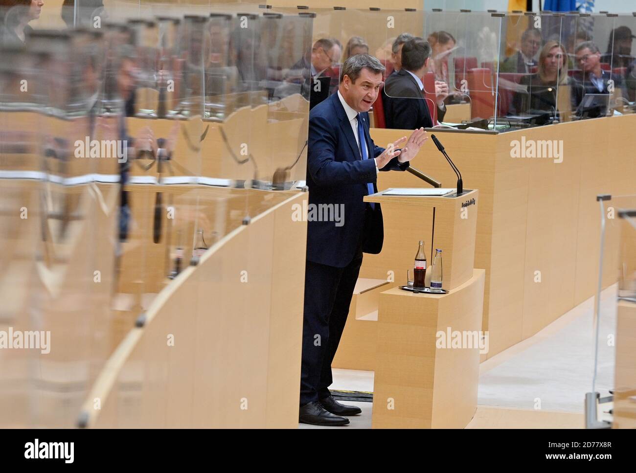 München, Deutschland. Oktober 2020. Der bayerische Ministerpräsident Markus Söder (CSU) wird während der Sitzung des Bayerischen parlaments seine Regierungserklärung abgeben. Kredit: Peter Kneffel/dpa/Alamy Live Nachrichten Stockfoto