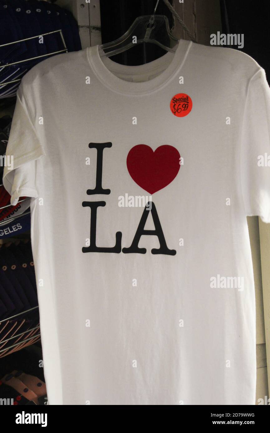 Ein typischer Laden vor einem kleinen Souvenirladen in Chinatown Los Angeles. Stockfoto