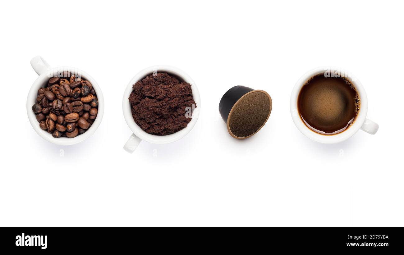 Zusammensetzung mit Tassen Kaffeebohnen, gemahlenem, schwarzem Kaffee und Kaffeepad. Stockfoto