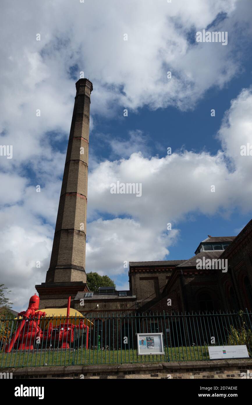 Großer Schornstein Cambridge Museum of Technology Cheddars Lane Pumpstation Eine alte viktorianische Pumpstation, die einst Cambridge's Abwasser gepumpt hat Stockfoto