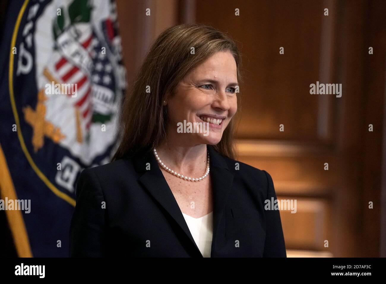 Washington, Usa. Oktober 2020. Amy Coney Barrett, die für das Oberste Gericht nominiert ist, trifft sich am Mittwoch, den 21. Oktober 2020, auf dem Capitol Hill in Washington, DC mit Senatoren. Barrett wird voraussichtlich am Montag, den 26. Oktober, bestätigt. Pool Foto von Greg Nash/UPI Kredit: UPI/Alamy Live Nachrichten Stockfoto