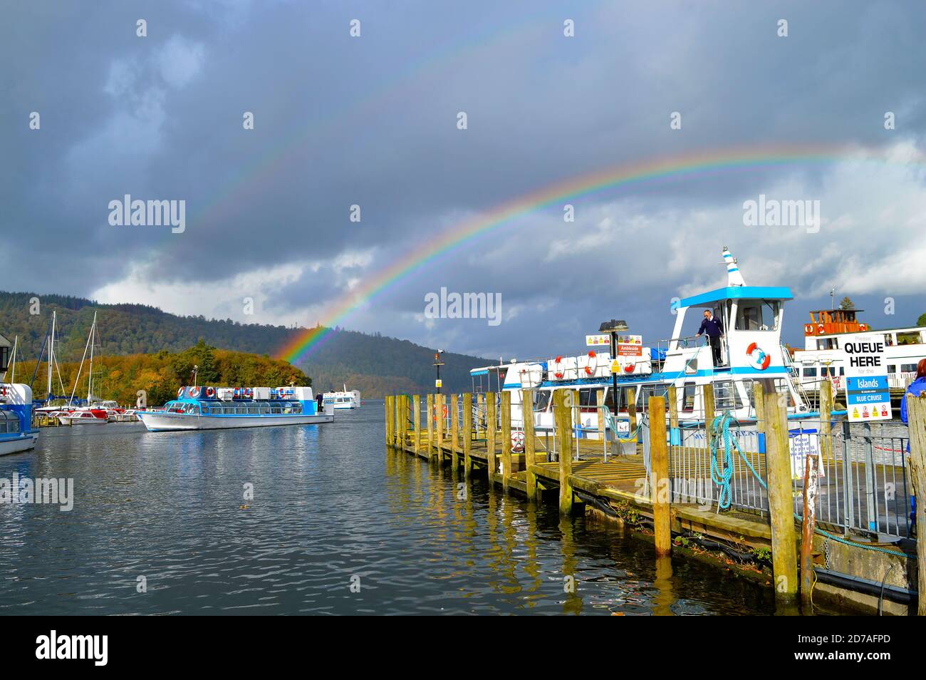 Regenbogen in Bowness-on-Windermere eine Stadt am Ufer des Lake District in Cumbria Stockfoto