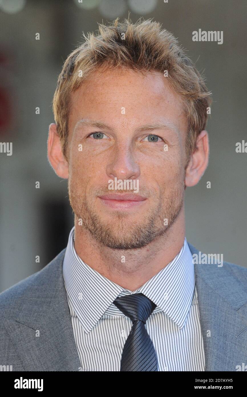 Jenson Button nimmt an der Weltpremiere von Rush, Odeon Leicester Square, London, Teil. 2. September 2013 © Paul Treadway Stockfoto