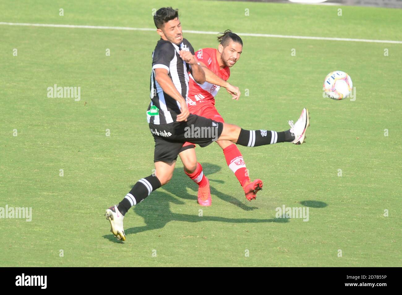 Florianópolis (SC) - 21/10/2020 - Campeonato Brasileiro / Futebol - Lance da partida entre Figueirense e CRB válida pela décima Sétima rodada da Série Stockfoto