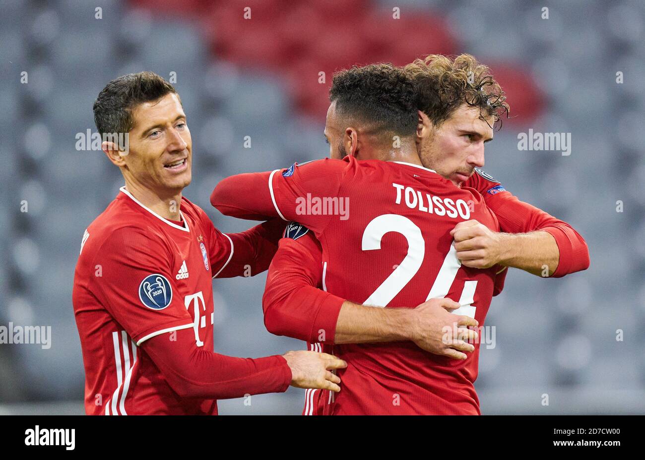 München, Deutschland. Oktober 2020. Leon GORETZKA, FCB 18 feiert sein Tor, glücklich, lachen, feiern, 2:0, Robert LEWANDOWSKI, FCB 9 , Corentin TOLISSO, FCB 24 im Spiel FC BAYERN MÜNCHEN - ATLETICO MADRID Fußball UEFA Champions League in der Saison 2020/2021 in München, 21. Oktober 2020. © Peter Schatz / Alamy Live News / Pool die UEFA-Vorschriften verbieten die Verwendung von Fotos als Bildsequenzen und/oder quasi-Video wichtig: Nationale und internationale Nachrichtenagenturen OUT redaktionelle Verwendung KREDIT: Peter Schatz/Alamy Live News Stockfoto