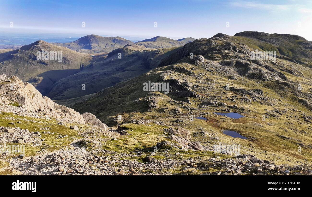 Crinkle Crags and Pike o Blisco Form Bow Fell, Lake District, Großbritannien. Stockfoto