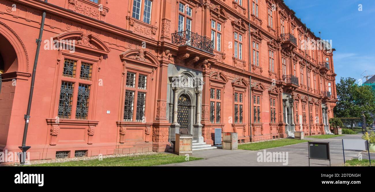 Panorama der Seitenwand des Königspalastes in Mainz Stockfoto