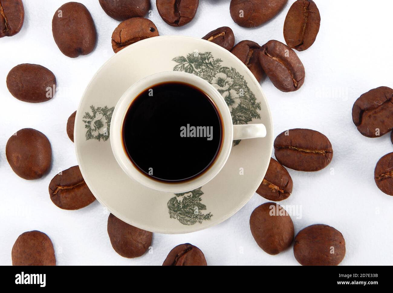 Kopi ist eine Art traditioneller Kaffee, der in Singapur und Malaysia heimische ist. Es ist ein sehr koffeinhaltigen schwarzen Kaffee mit Milch und Zucker serviert. Stockfoto