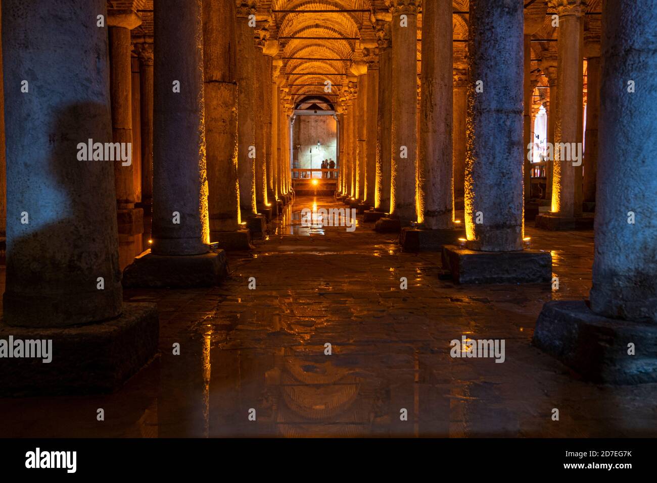 Innenraum der Basilika Zisterne oder Zisterna Basilika, Yerebatan Sarayi in Istanbul. Stockfoto