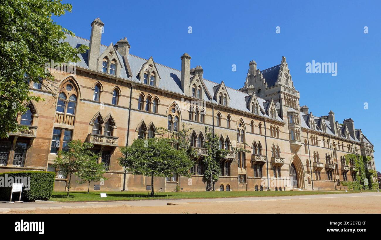 Blue Sky Sommer Blick auf Christ Church College Gebäude und Meadow Gate, Oxford. Stockfoto