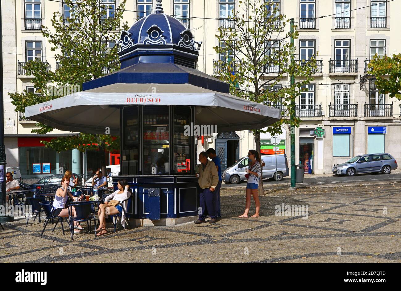 Bar im Freien auf dem zentralen Platz von Lissabon, Portugal Stockfoto