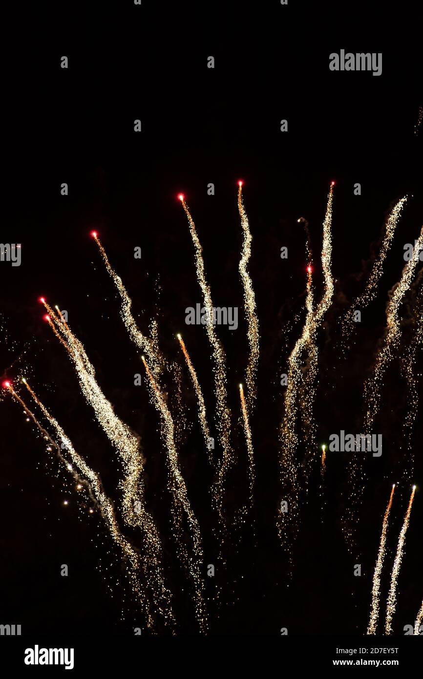 Feuerwerk, Feuerwerk-Rakete, Bonfire Night (Guy Fawkes Night) im Battersea Park, London Stockfoto