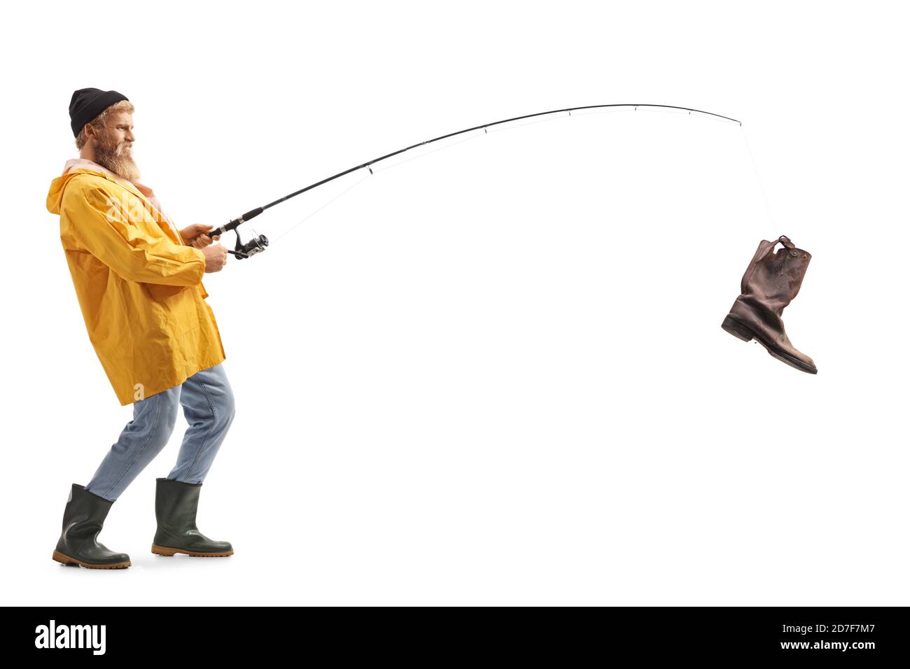 In voller Länge Profilaufnahme eines jungen bärtigen Fischers mit Ein alter Stiefel auf einer Angelrute isoliert auf weiß Hintergrund Stockfoto